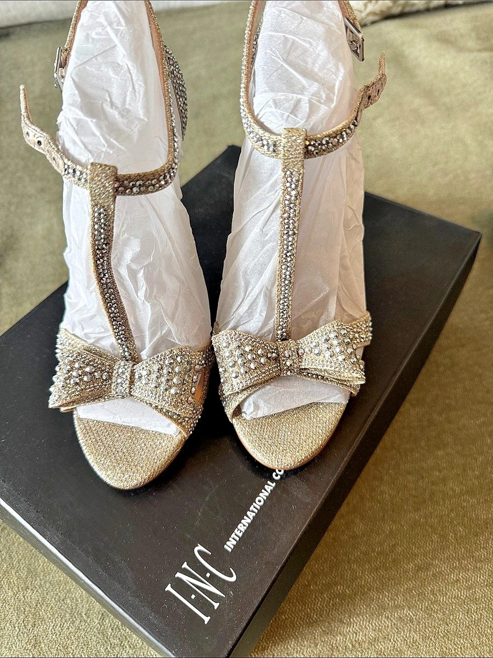 I.N.C International Concepts Reesie2 Rhinestone Bow Heels Champagne US 7.5 NWT